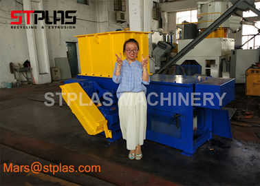 Máquina plástica de la trituradora de la industria del eje del terrón del tubo plástico duro inútil del HDPE sola